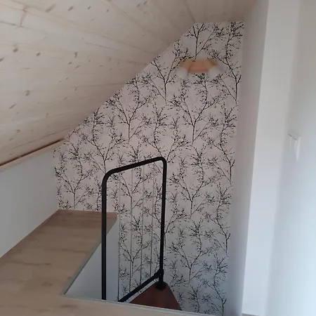 Apartament Uroczy Z Dostępnym Parkingiem I Ogrodem Szczytniki (Poznan)