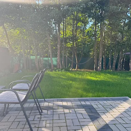 Uroczy Z Dostępnym Parkingiem I Ogrodem Apartament