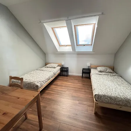 Uroczy Z Dostępnym Parkingiem I Ogrodem Apartament Szczytniki (Poznan)