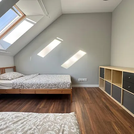 Apartament Uroczy Z Dostępnym Parkingiem I Ogrodem