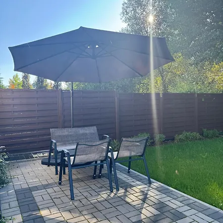 Uroczy Z Dostępnym Parkingiem I Ogrodem * Szczytniki (Poznan)