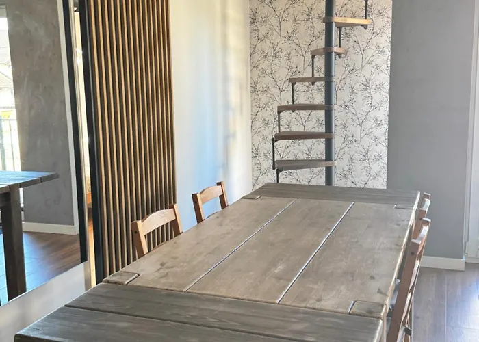 Uroczy Z Dostepnym Parkingiem I Ogrodem Daire Szczytniki (Poznan)