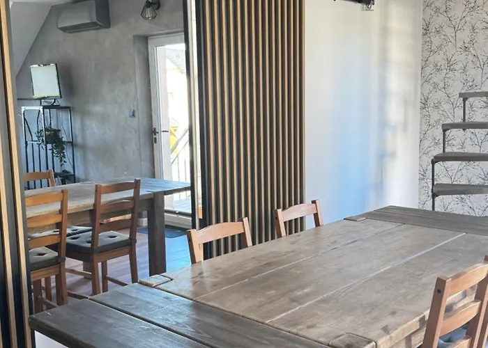 Uroczy Z Dostepnym Parkingiem I Ogrodem Daire Szczytniki (Poznan)